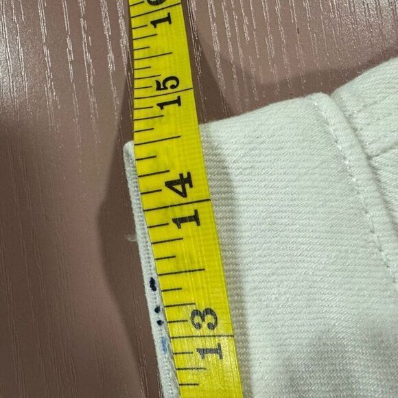 Levi's Women's White Faux Flap Front Pocket Crop Jeans Size 4 - Picture 7 of 10